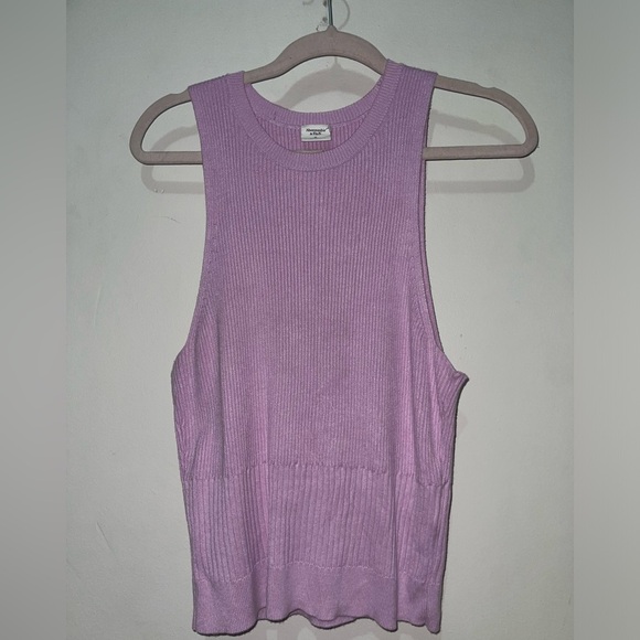 Abercrombie & Fitch Tops - Abercrombie Ribbed Racer Back sweater tank